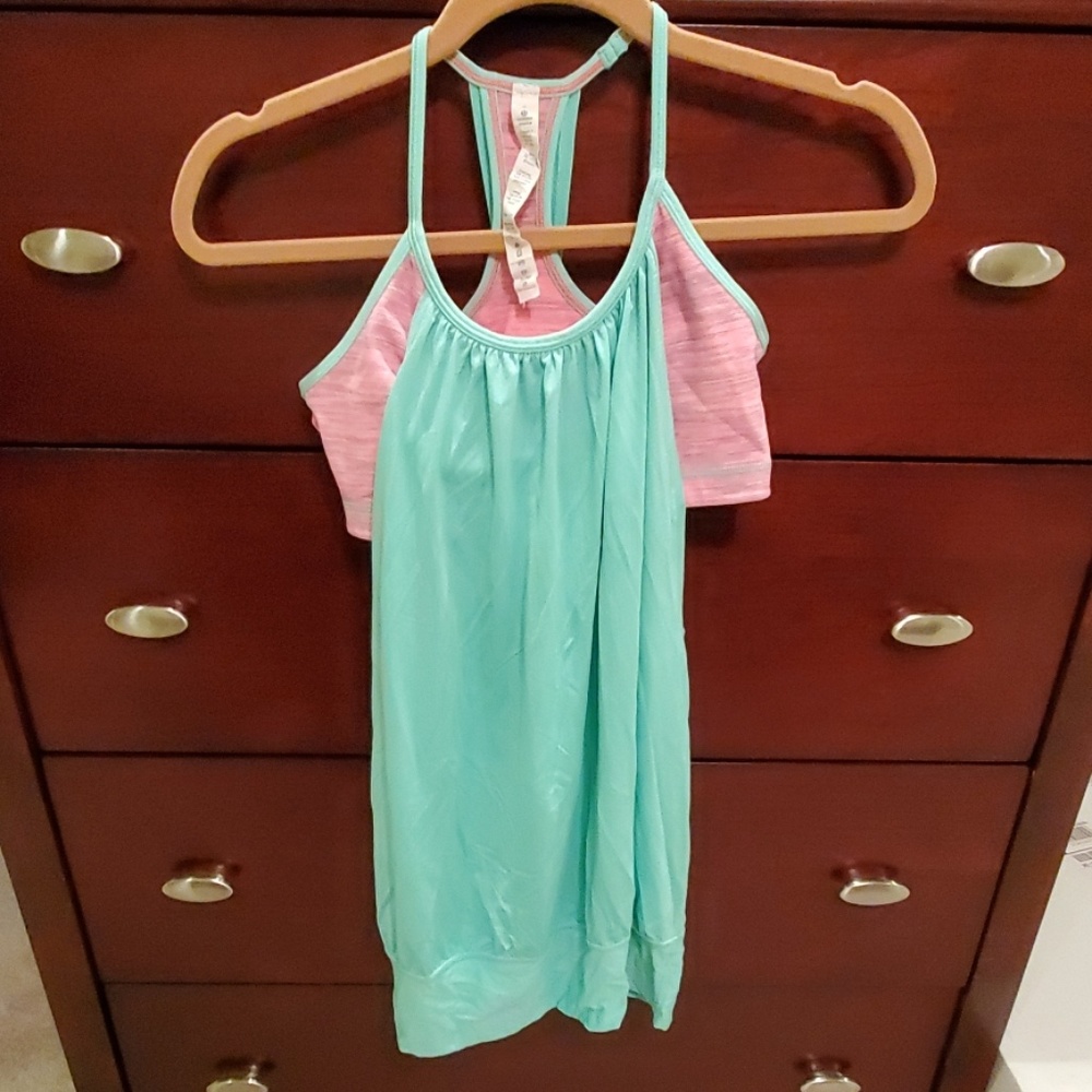 LULULEMON | Seafoam and Pink workout top